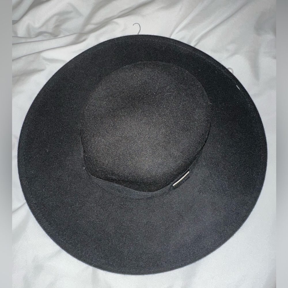 Cathrine malandrino black hat